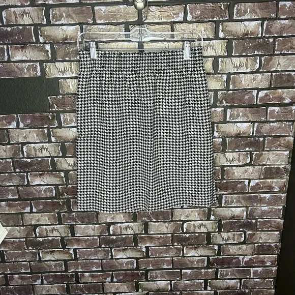 J.Crew Houndstooth Skirt | Black White Classic | Size 4 - Picture 4 of 4